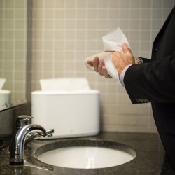 Tork H2 Xpress galda roku dvieļu turētājs balts Tork H2 Xpress galda roku dvieļu turētājs balts