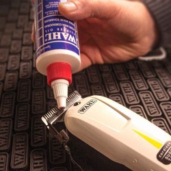Wahl Clipper Oil asmeņu eļļa 118 ml Wahl Clipper Oil asmeņu eļļa 118 ml